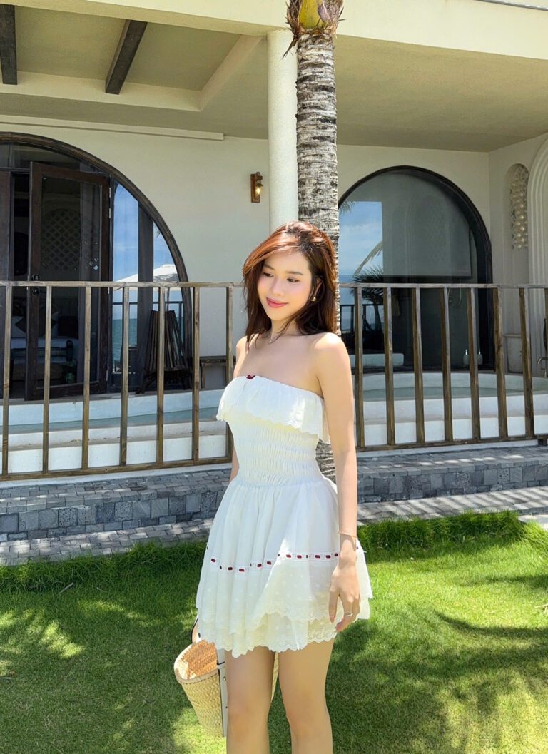 Moonlace dress