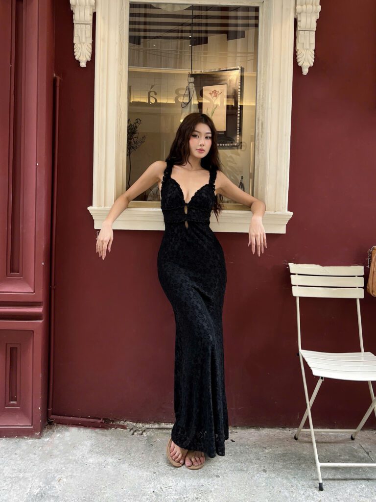 Alternative view of Selene Dress - Black Daisy Lace