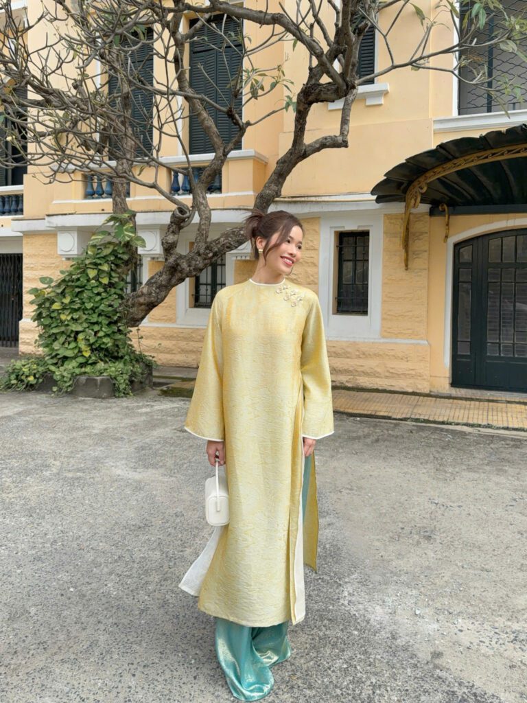 Kim Sa Ao Dai